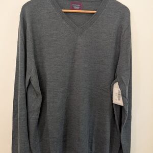 UNTUCKit Men's Dark Gray V-Neck Sweater